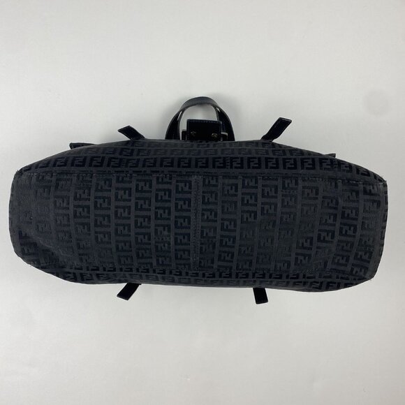 Fendi Large Baguette Bag - Picture 3 of 16